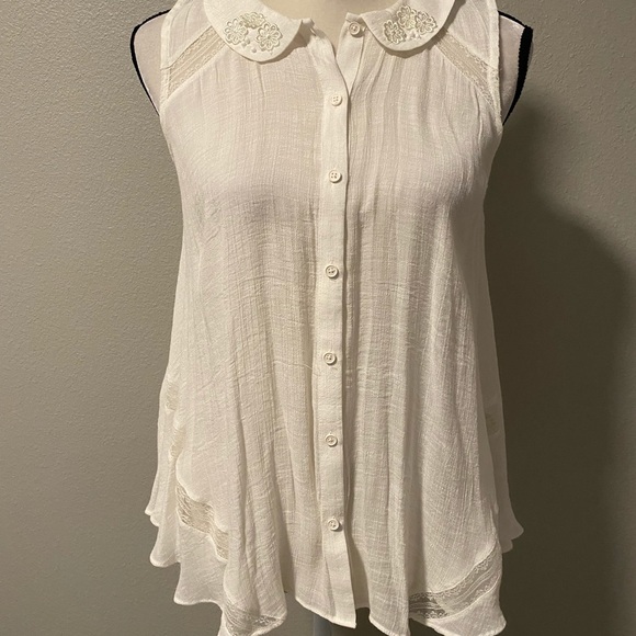 LC Lauren Conrad Tops - Lauren Conrad Size-S Sleeveless Silky Sheer Blouse w/Embroidery and Lace